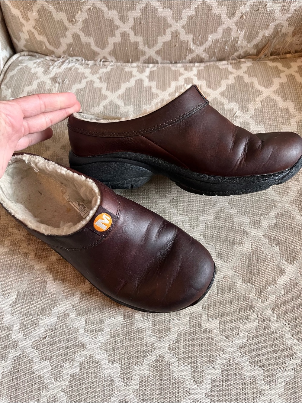 Merrell women’s slip on leather clogs shoes fur lined camping outdoor hike 5.5